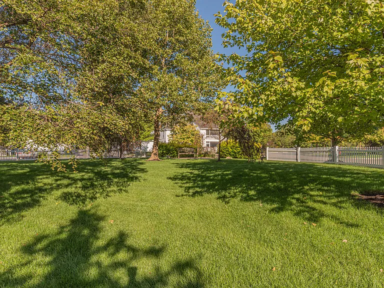 2646 S Knightsbridge Cir #1 — Photo 6
