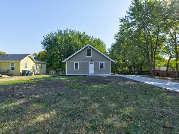 3933 E 30th St, Des Moines, IA 50317