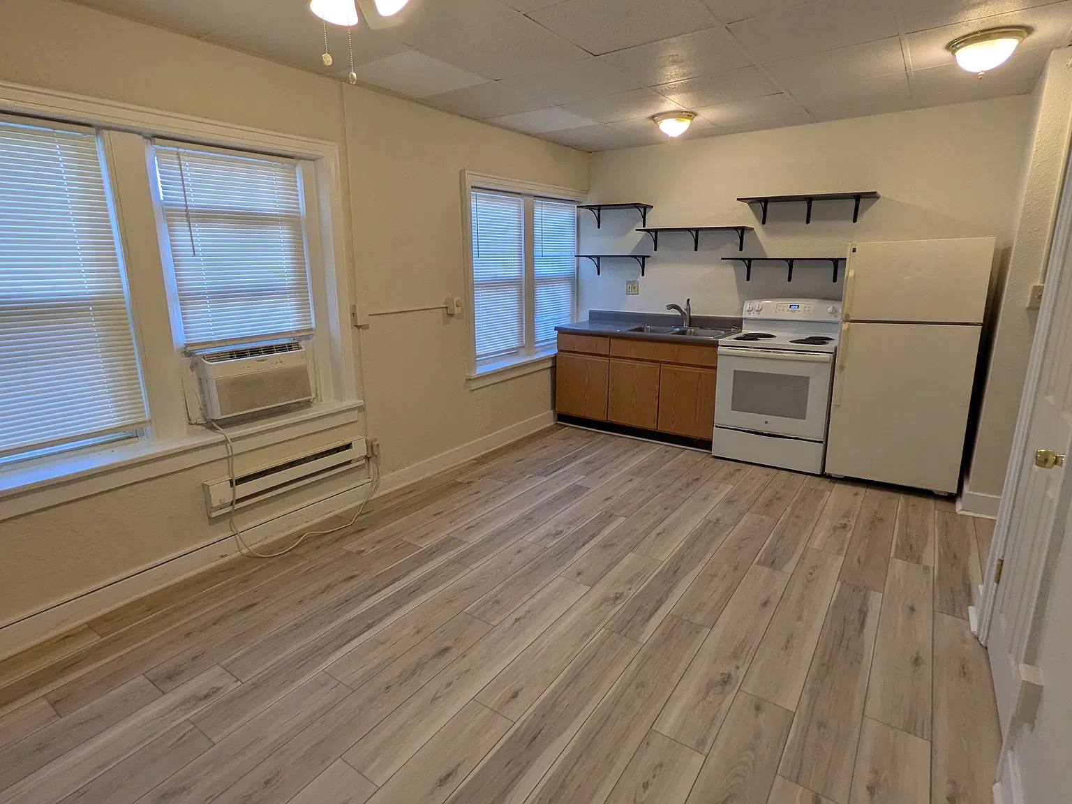 2751 Campbell St — Photo 3