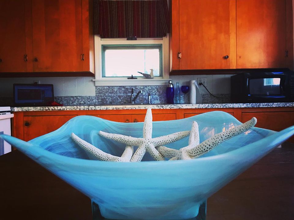 67 Queen St East Greenwich RI Zillow