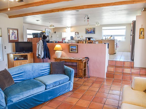 4th image of 12 Evergreen Rd