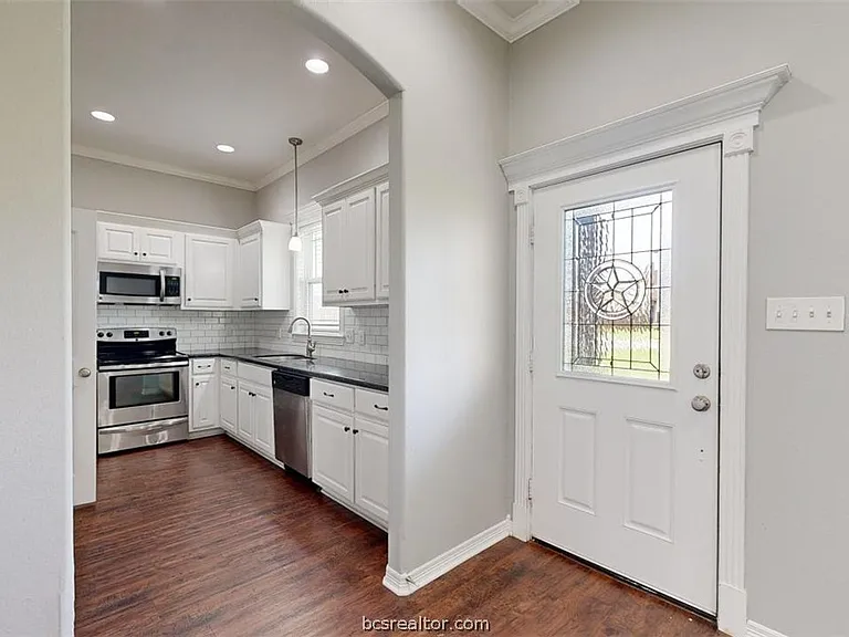 2706 Horse Haven Ln — Photo 7