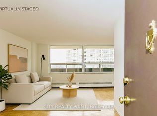 6200 Bathurst St #711, Toronto, ON M2R 2A3