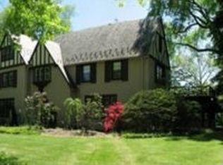 18414 Parkland Dr, Shaker Heights, OH 44122