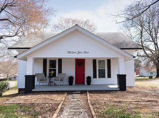 1304 12th St NE, Hickory, NC 28601