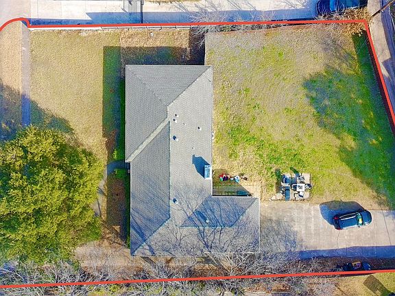 2nd image of 5516 Forest Ln