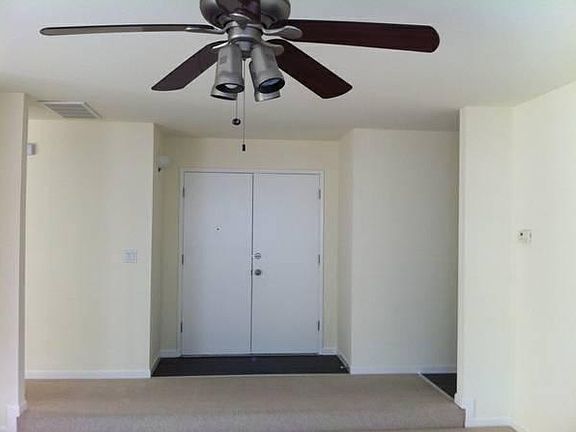 3rd image of 1081 Beaumont Dr