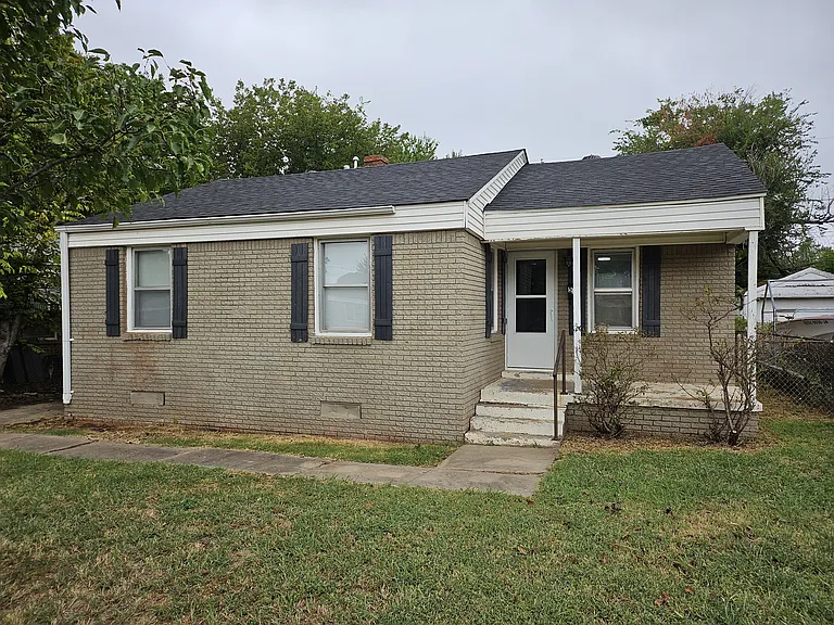 513 E Boeing Dr — Photo 1