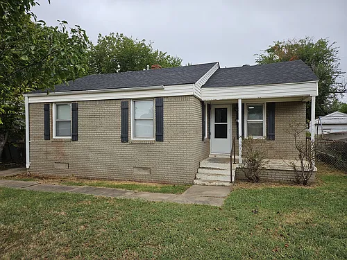 513 E Boeing Dr Photo 1