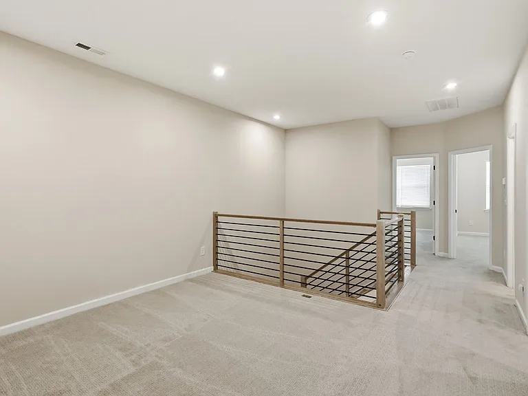 615 Myrick Aly — Photo 31