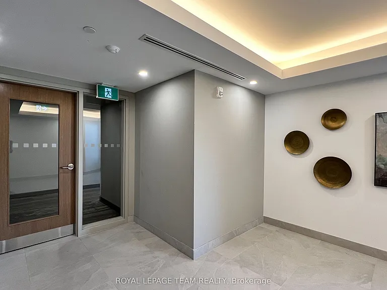 360 Deschatelets Ave #303 — Photo 7