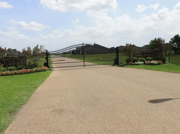 13219 Sunrise Bluff Dr, Hockley, TX 77447