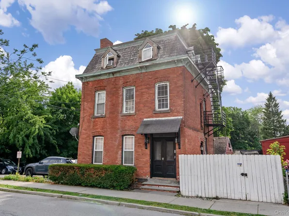 32 N Bridge St, Poughkeepsie, NY 12601