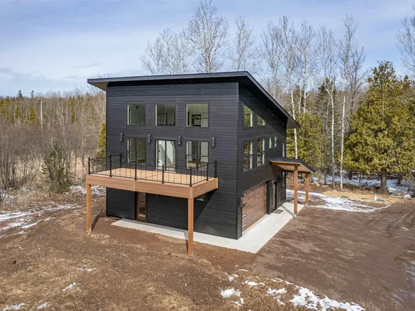 3089 Lavis Rd, Duluth, MN 55804