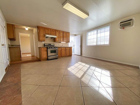 5th image of 552 S Darney Ave #B