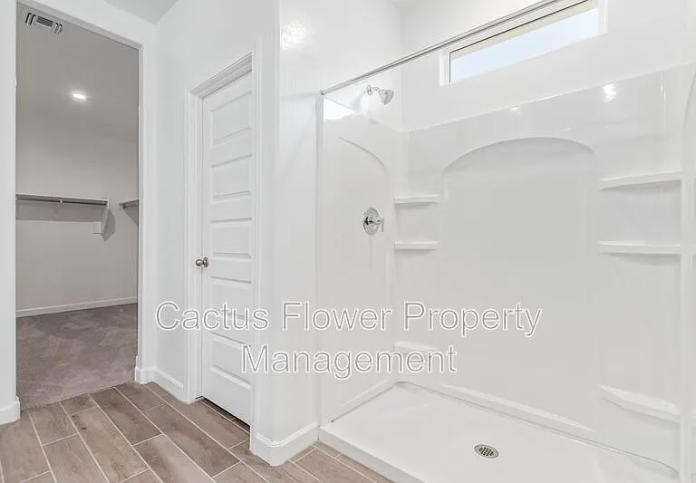 2124 W Sombra Ave — Photo 19