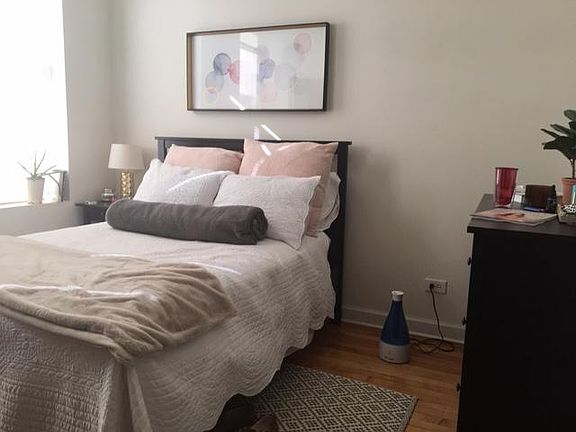 3rd image of 621 W Armitage Ave APT 2R