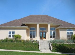 3645 S Cherokee Way, Milwaukee, WI 53221