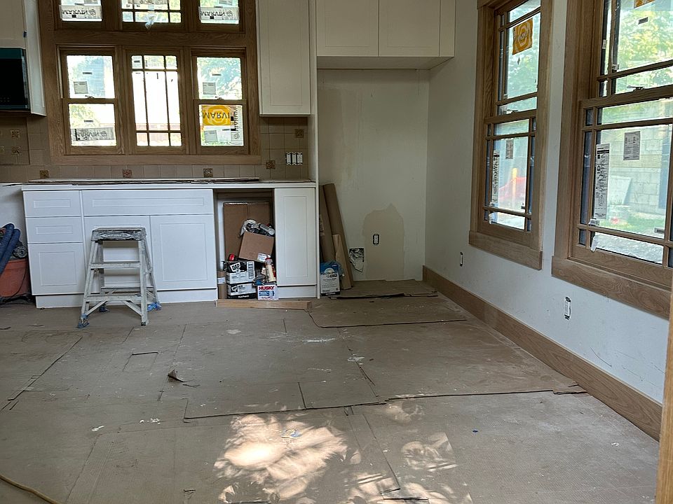 2nd image of 1719 Loma Vista St