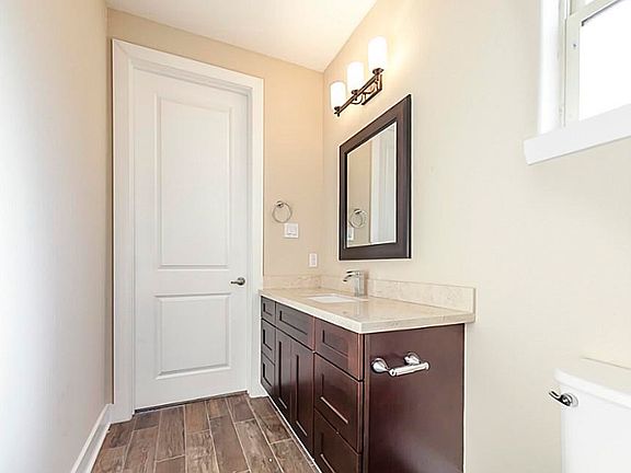 Guest Bath with  tile and granite counter tops !