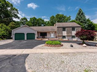 2903 Manitou Dr NE, Grand Rapids, MI 49525