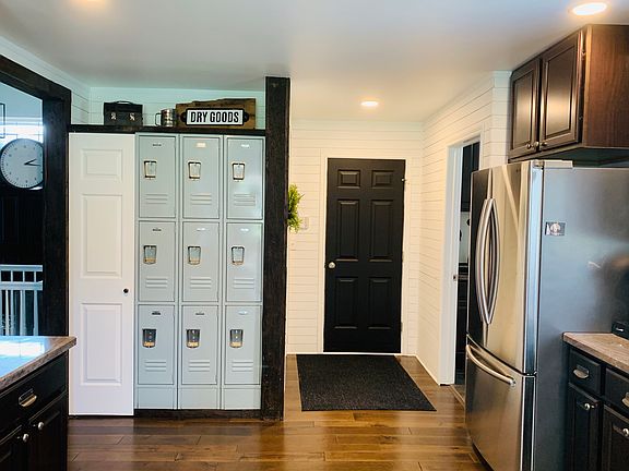 5th image of 224 Maplewood Dr