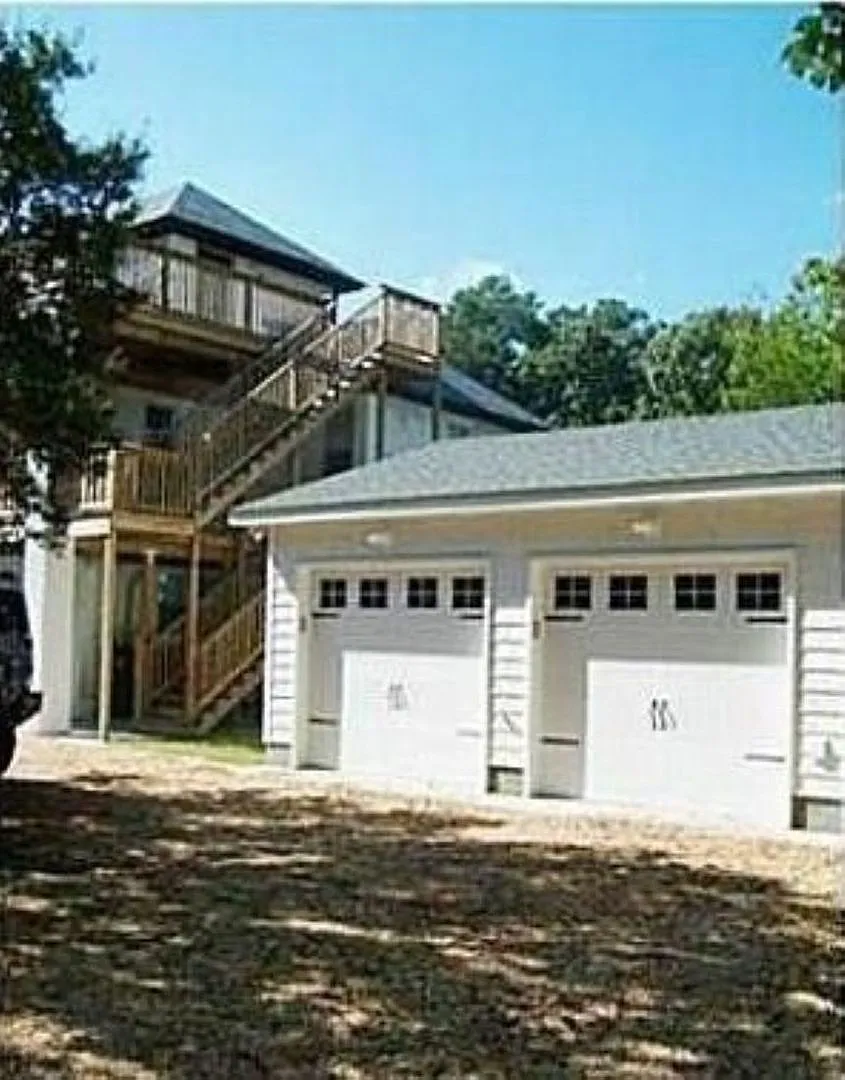 Spacious 1 Bedroom Apartment in Euwanee Park — Photo 3