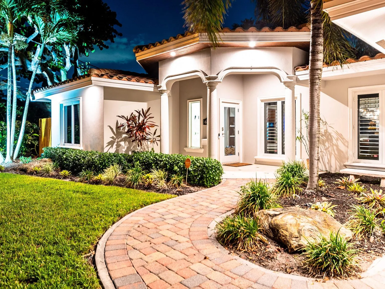 5 bed, 3.5 bath, 3413 sqft, $13,000 — Photo 4