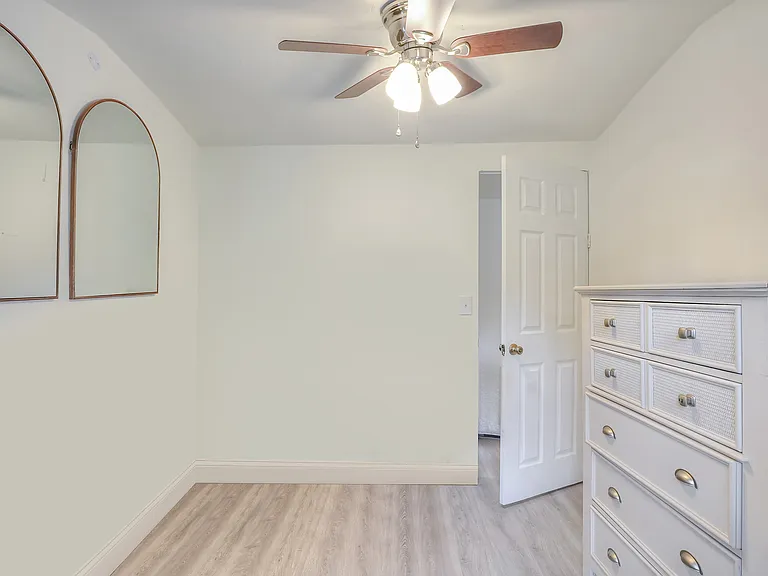 12552 Farmettes Rd — Photo 10