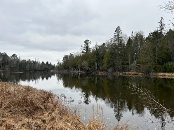 5902 River Rd, Eagle River, WI 54521