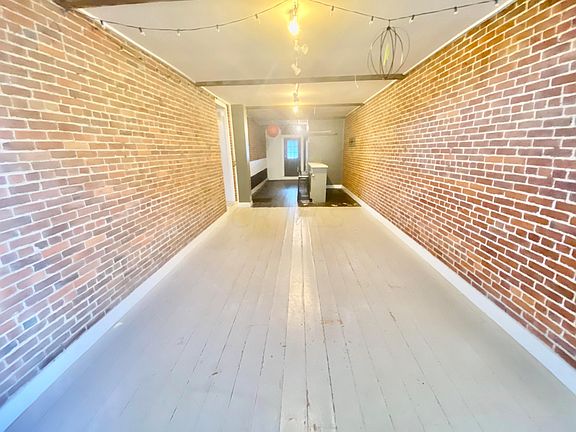 5th image of 607 Putnam Ave