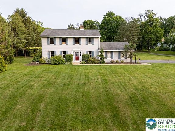 2nd image of 50 Cider Mill Rd