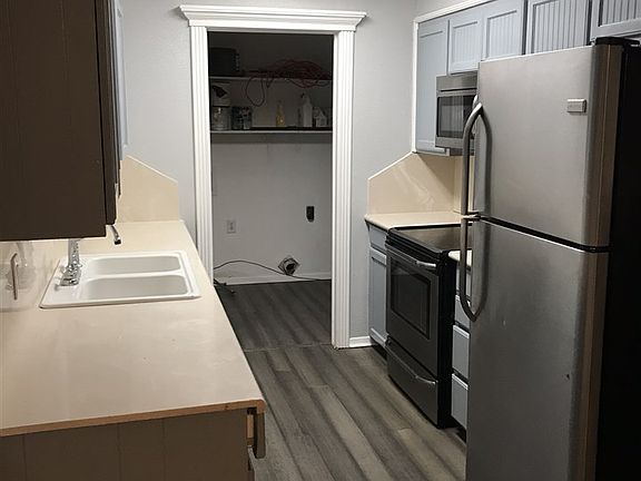 2nd image of 3404 Kenwood St