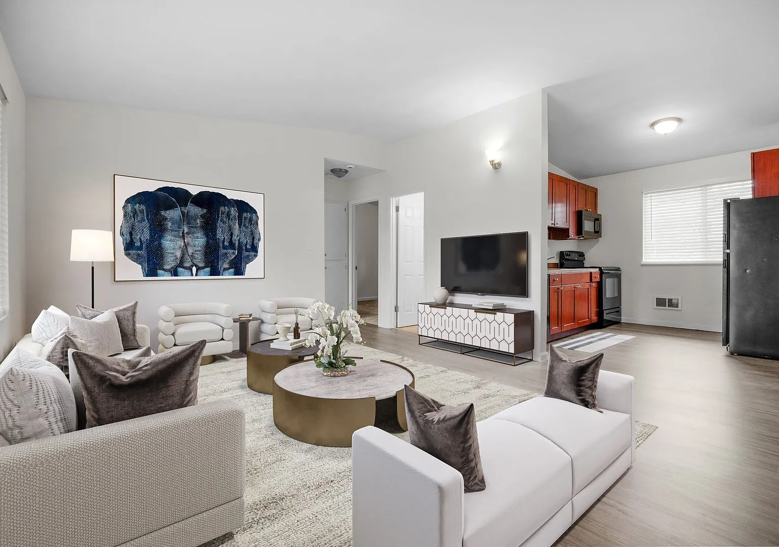 Pet-Friendly One- and Two-Bedroom Apartments in Edmonds — Photo 1