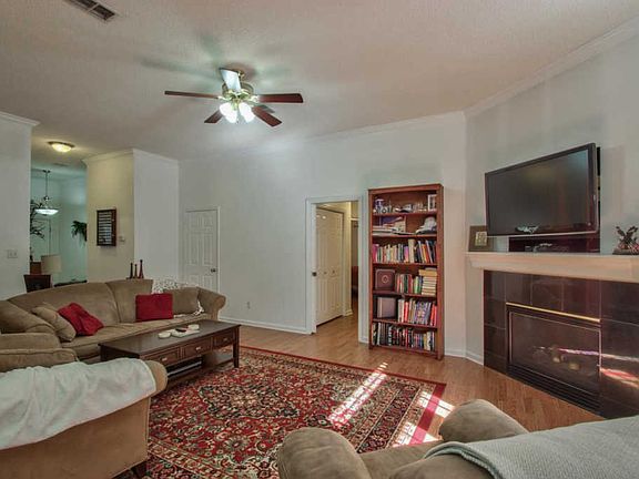 5th image of 9767 Wyntree Ln
