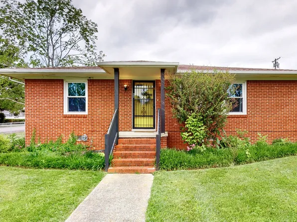 320 Campbell Ave, Tullahoma, TN 37388