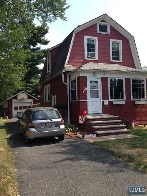 2nd image of 17 S Taylor St