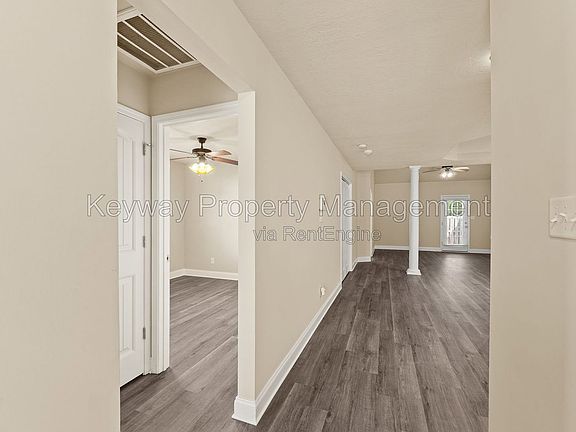 3rd image of 810 Whispering Willow Ct