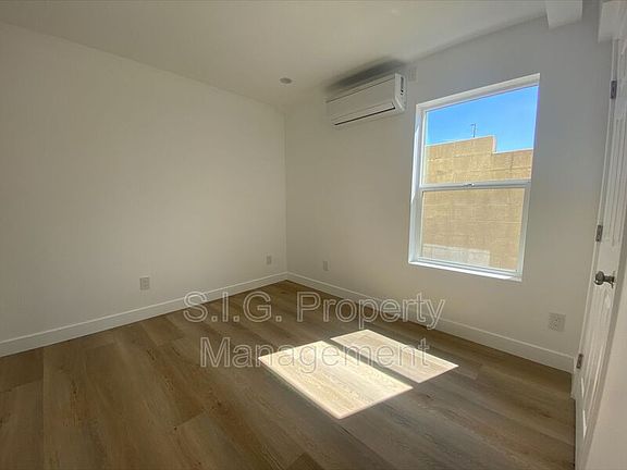 4th image of 354 E Providencia Ave #101