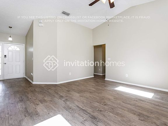 3rd image of 2928 Pembridge St