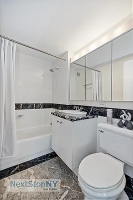 Rented by NextStopNY | media 28