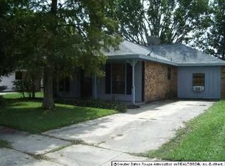 7908 Bayou Fountain Ave, Baton Rouge, LA 70820