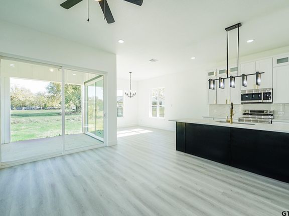 3rd image of 202 Reservoir St