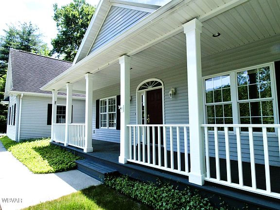 2nd image of 1517 Hidden Valley Dr