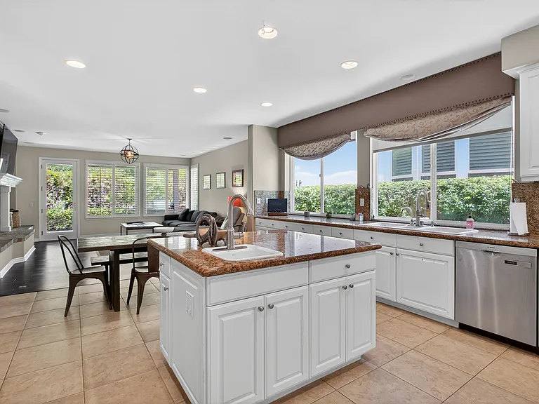23611 Marin Way — Photo 7