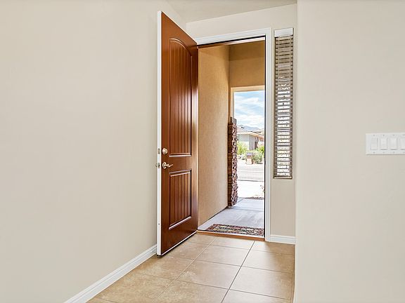 5th image of 2600 E Desert Cliff Dr