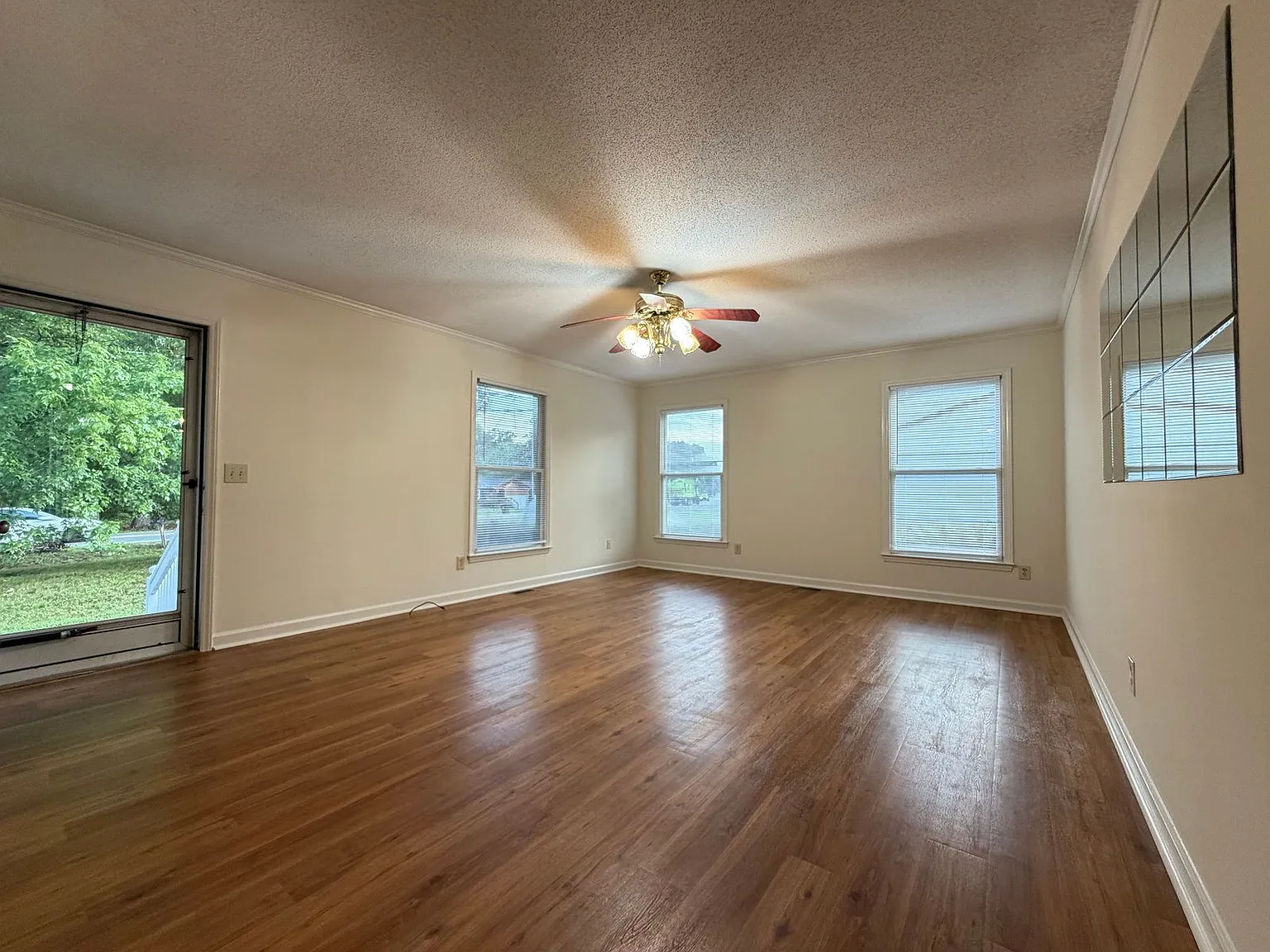 3 bed, 2.0 bath, $1,890 — Photo 3
