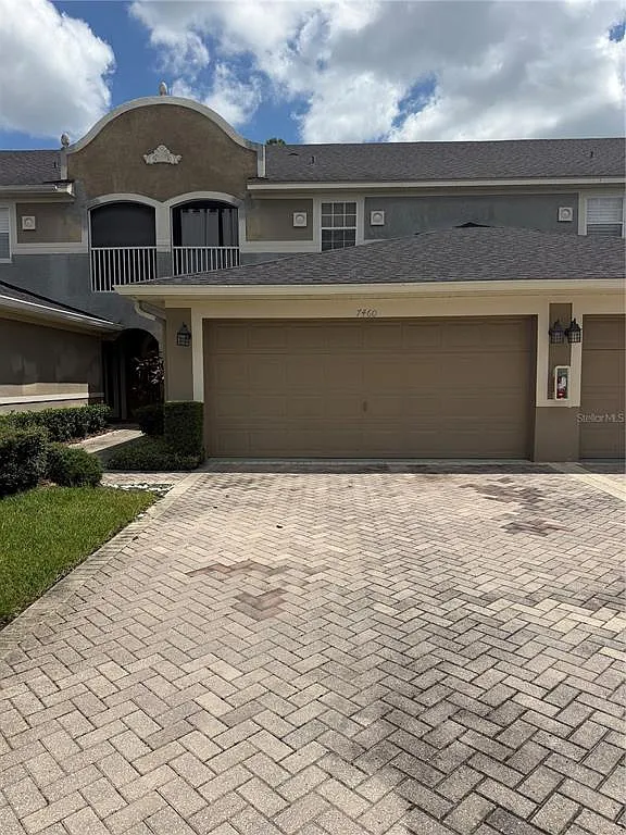 3 bed, 2.5 bath, 1897 sqft, $2,600 — Photo 1