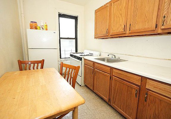 5th image of 513 Rockaway Pkwy #A41