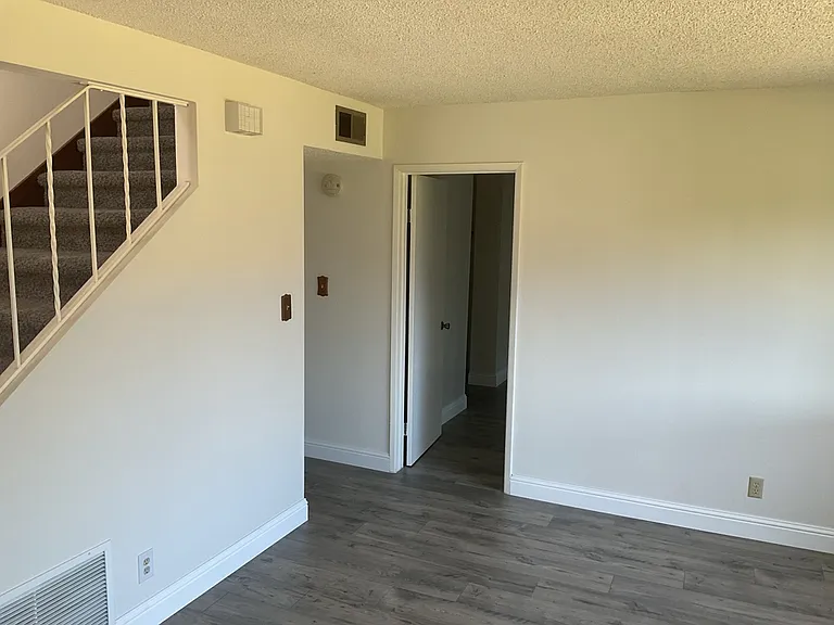 9600 Allegheny Dr — Photo 41